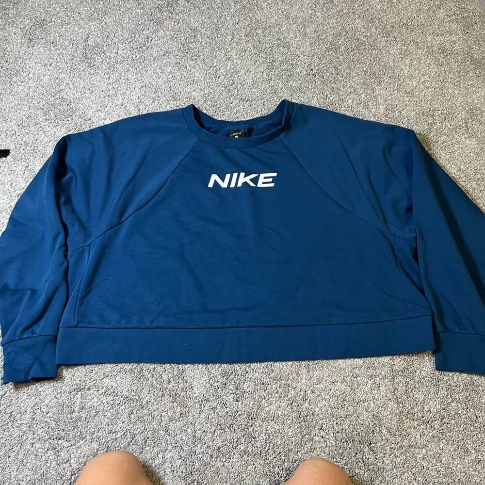 Nike Women’s Dri-Fit Navy Cropped Crewneck Sweatshirt size 3X